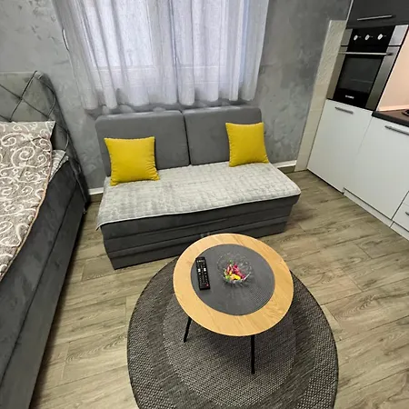 Apartment Hill